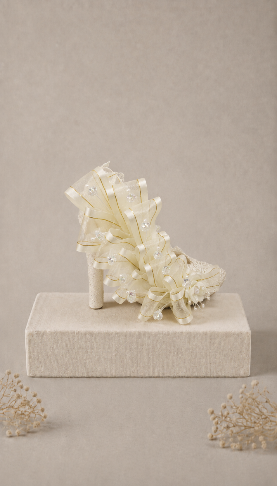 Pedichera Zapatilla Boda Mod 26 - Vista frontal con adornos de organza